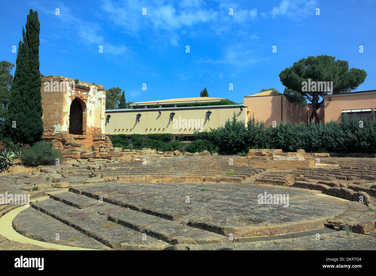Hof des archäologischen Museums, Agrigento, Sizilien, Italien Stockfoto