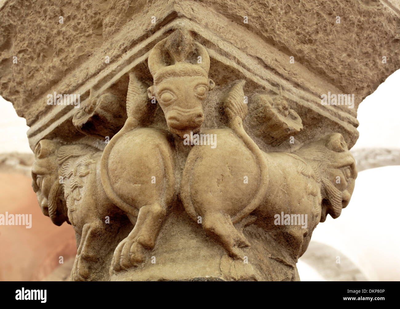 Mittelalterliche Hauptstadt Spalten, Krypta der Basilika des Heiligen Nikolaus (Basilica di San Nicola), Bari, Apulien, Italien Stockfoto