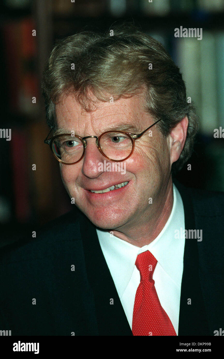 JERRY SPRINGER. TALKSHOW-HOST.02/03/1999.Q58G36C. BILDNACHWEIS: ALLSTAR / Stockfoto