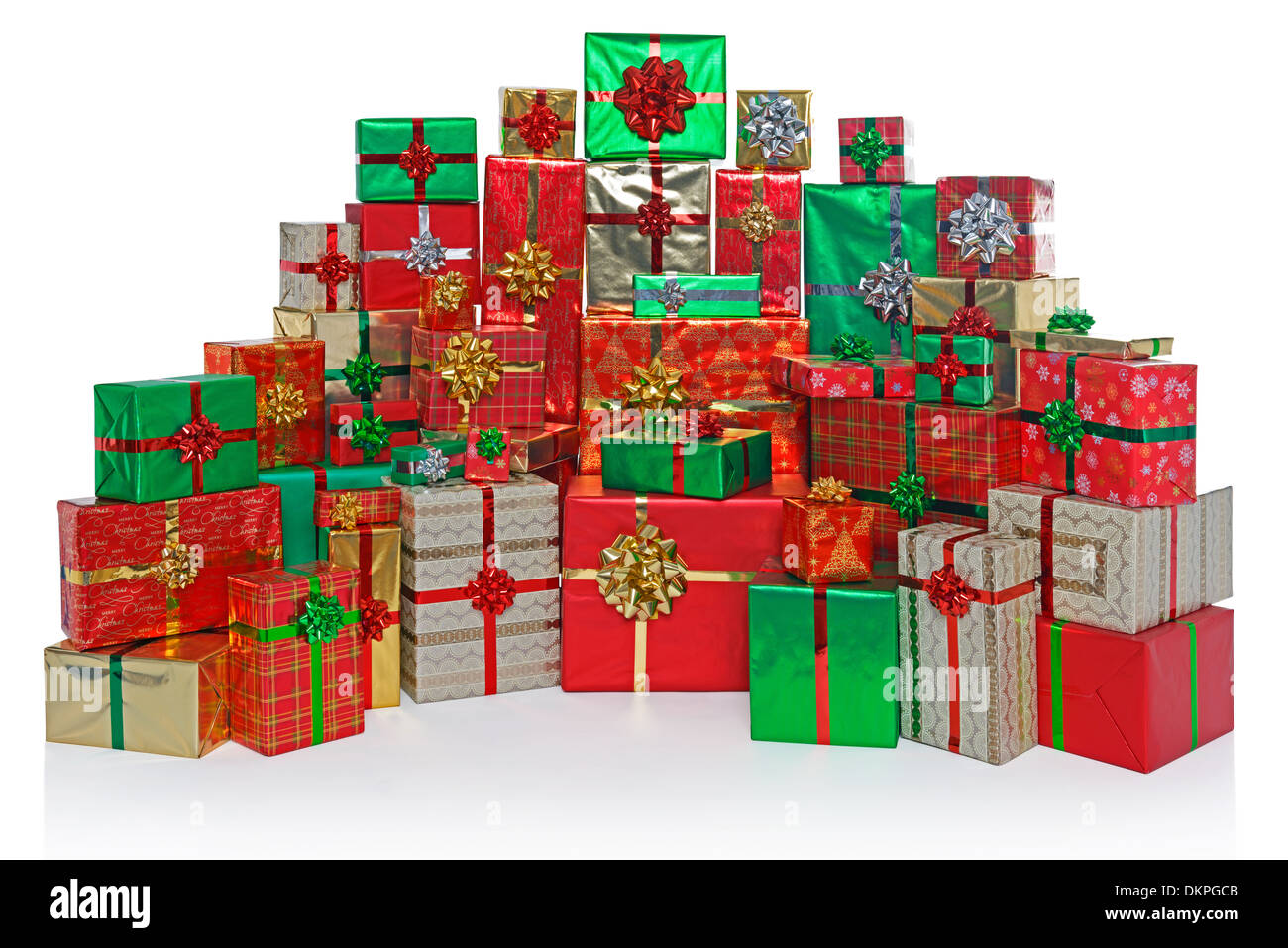 Große Gruppe von Geschenk verpackt Weihnachtsgeschenke isoliert auf einem weißen Hintergrund. Stockfoto