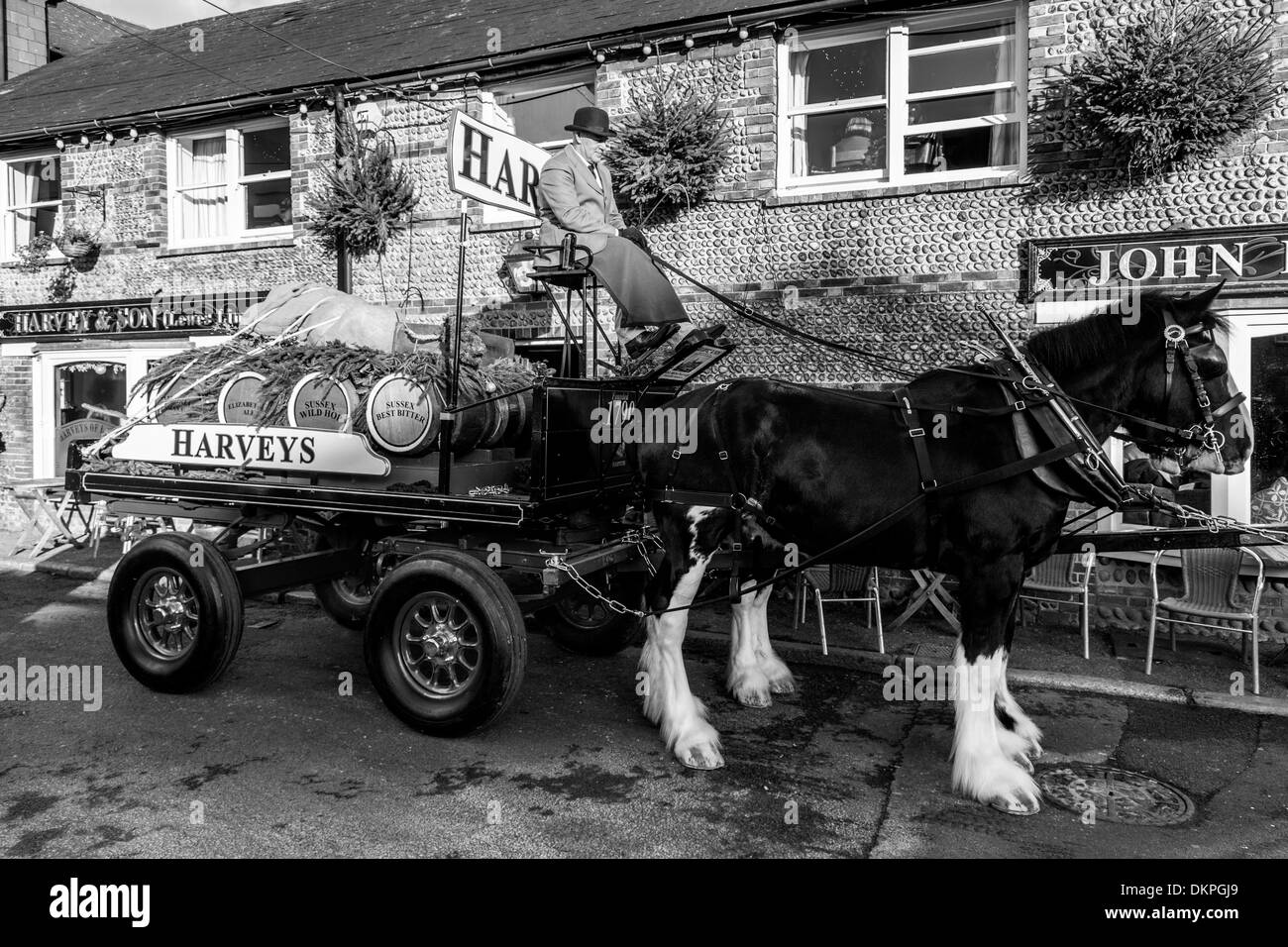 Harveys Brauerei Dray außerhalb der John Harvey Taverne, Lewes, Sussex, England Stockfoto