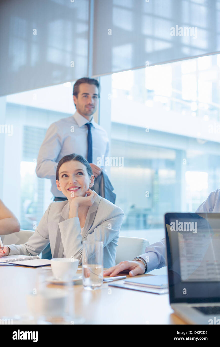 Business-Leute reden in treffen Stockfoto