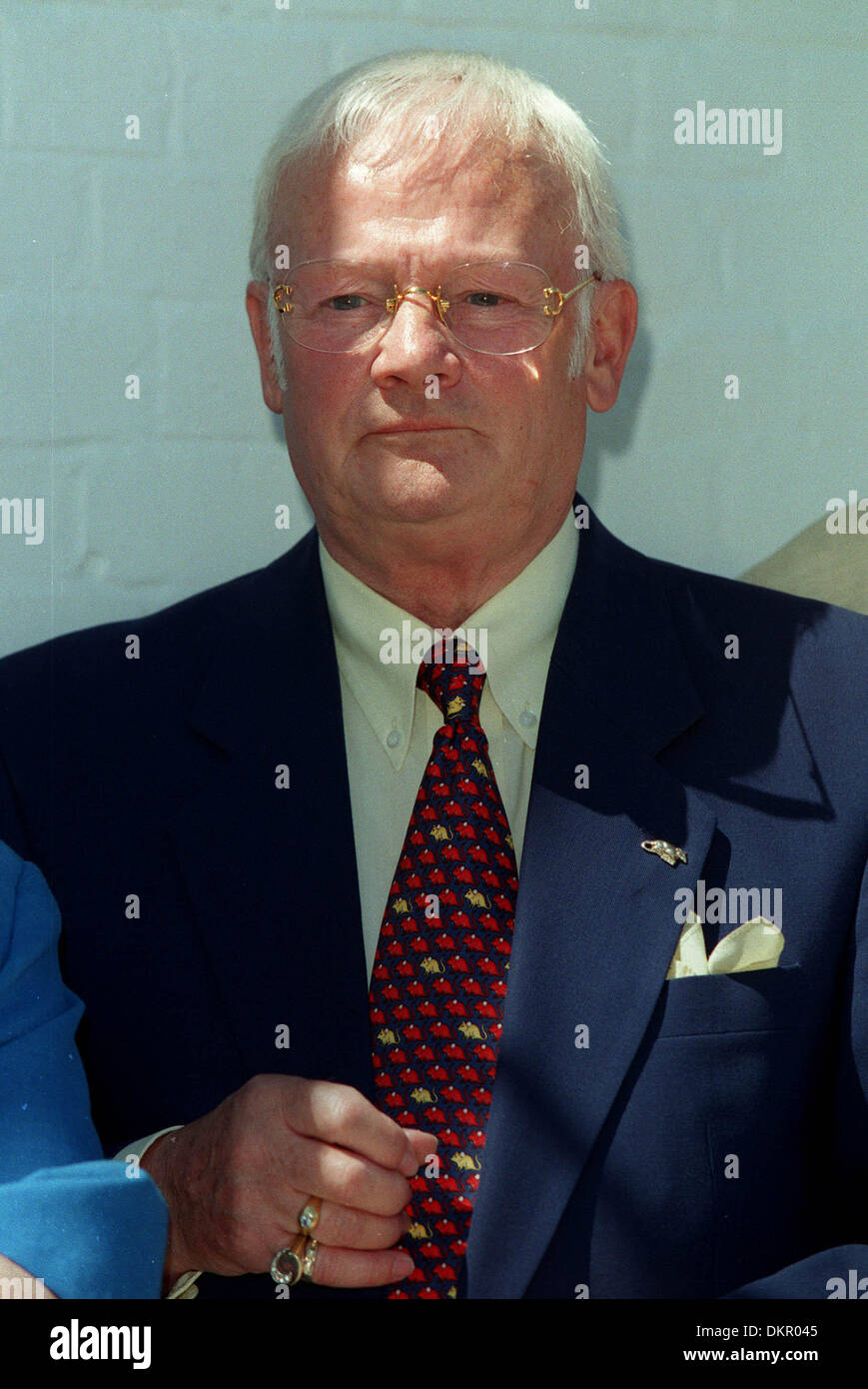 JOHN INMAN.COMEDY SCHAUSPIELER. . ELSTREE FILM-STUDIOS, ELSTREE.27/06/1999.S47B20AC. Stockfoto