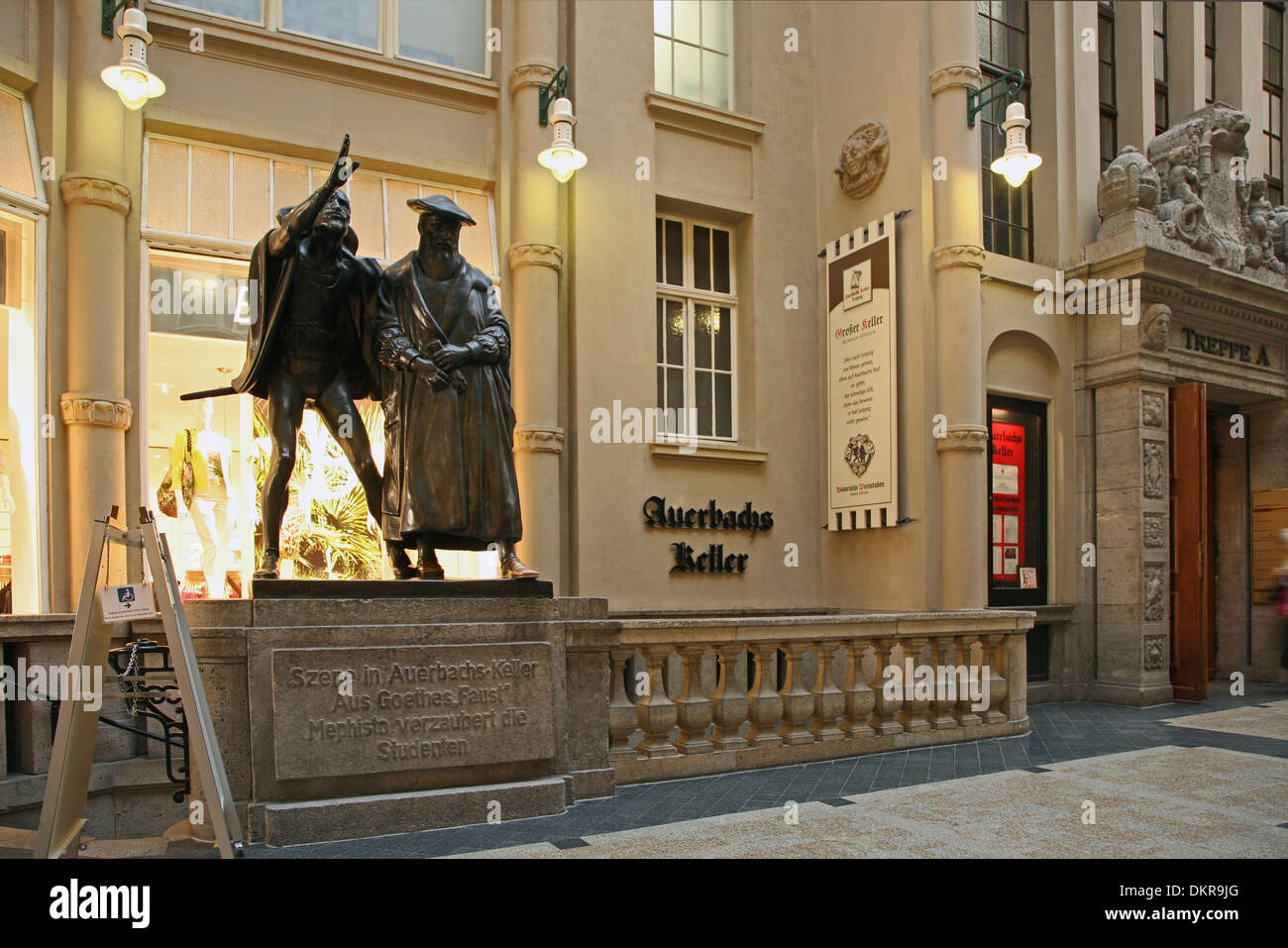 Leipzig Sachsen Auerbachs Keller Mädler-Passage Faust Statue Stockfoto
