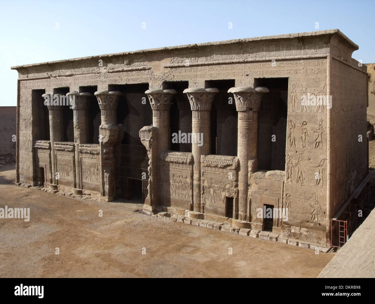 sonnigen Landschaft Includeing Chnum Tempel von Esna in Ägypten Stockfoto