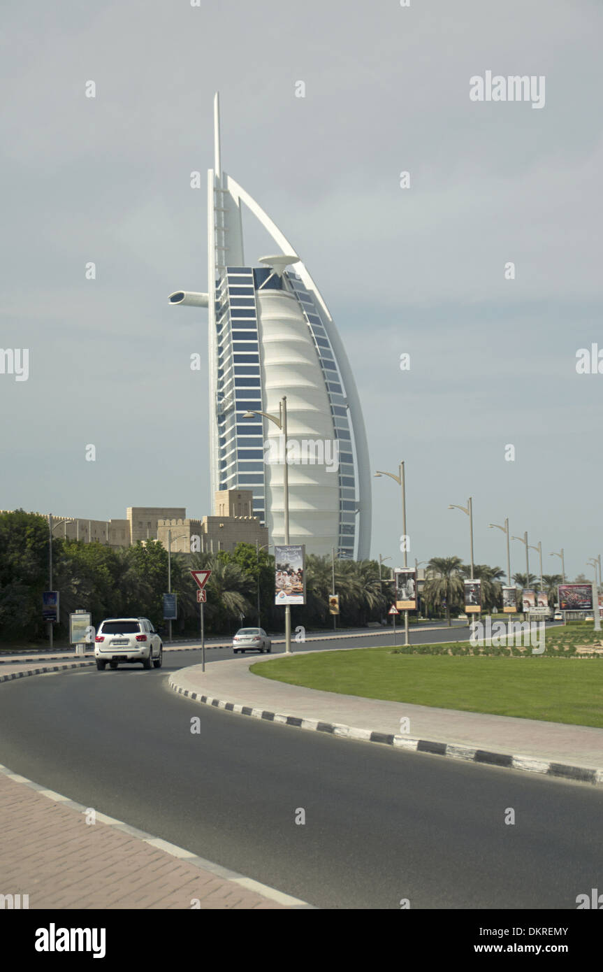 Burj Al Arab (Turm der Araber) ist ein Luxushotel in Dubai, Vereinigte Arabische Emirate. Stockfoto