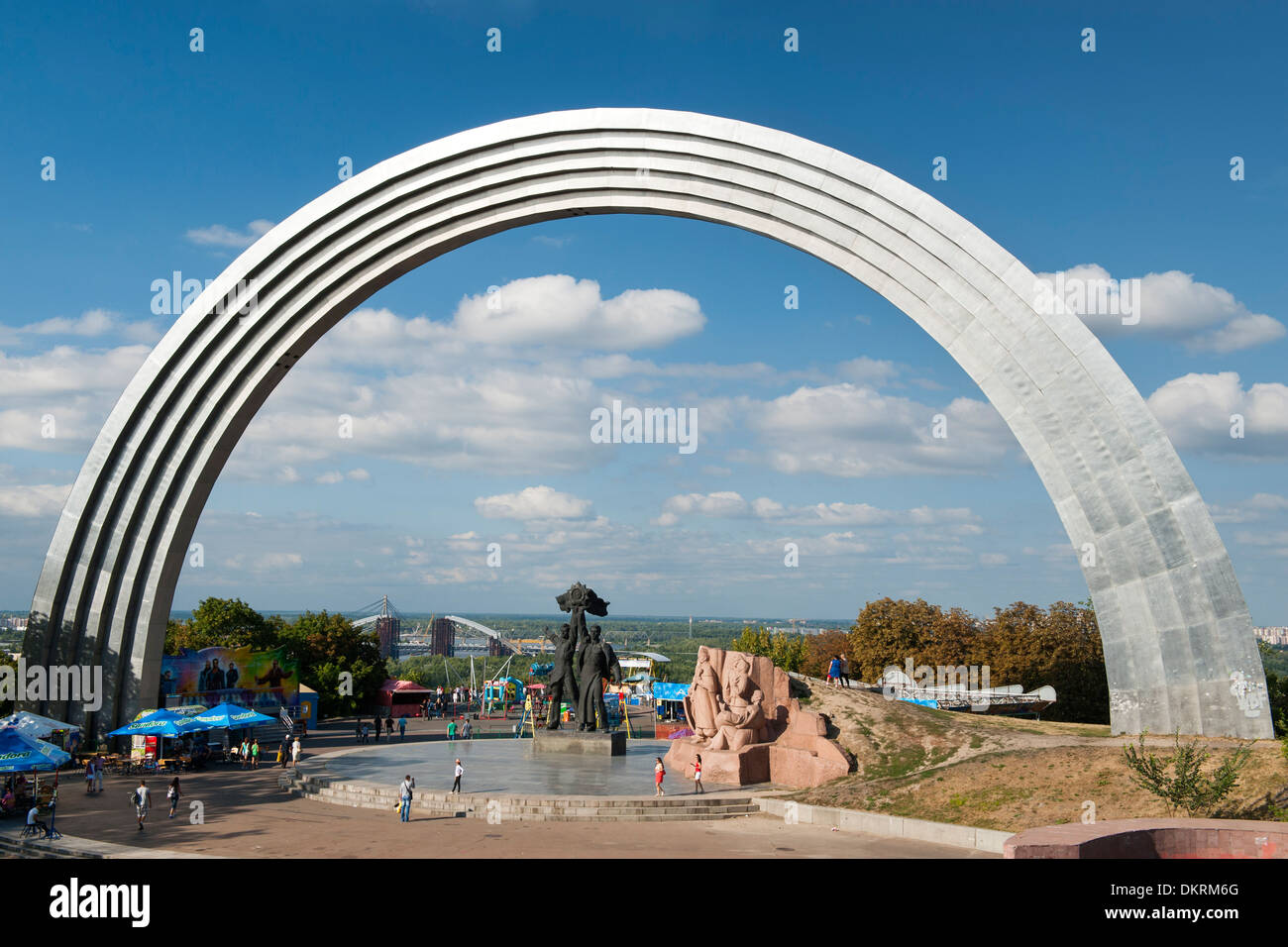 Volkspartei Friendship Arch in Kiew, die Hauptstadt der Ukraine. Stockfoto