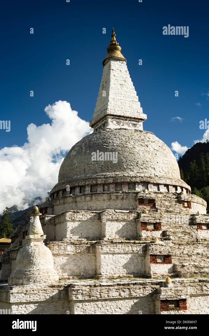 Bhutan, Pele La Pass, Chendebji buddhistische Chorten auf Nepals Bodhnath Stupa gestylt Stockfoto