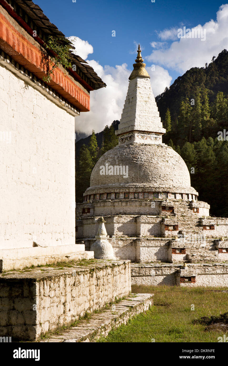 Bhutan, Pele La Pass, Chendebji buddhistische Chorten auf Nepals Bodhnath Stupa gestylt Stockfoto
