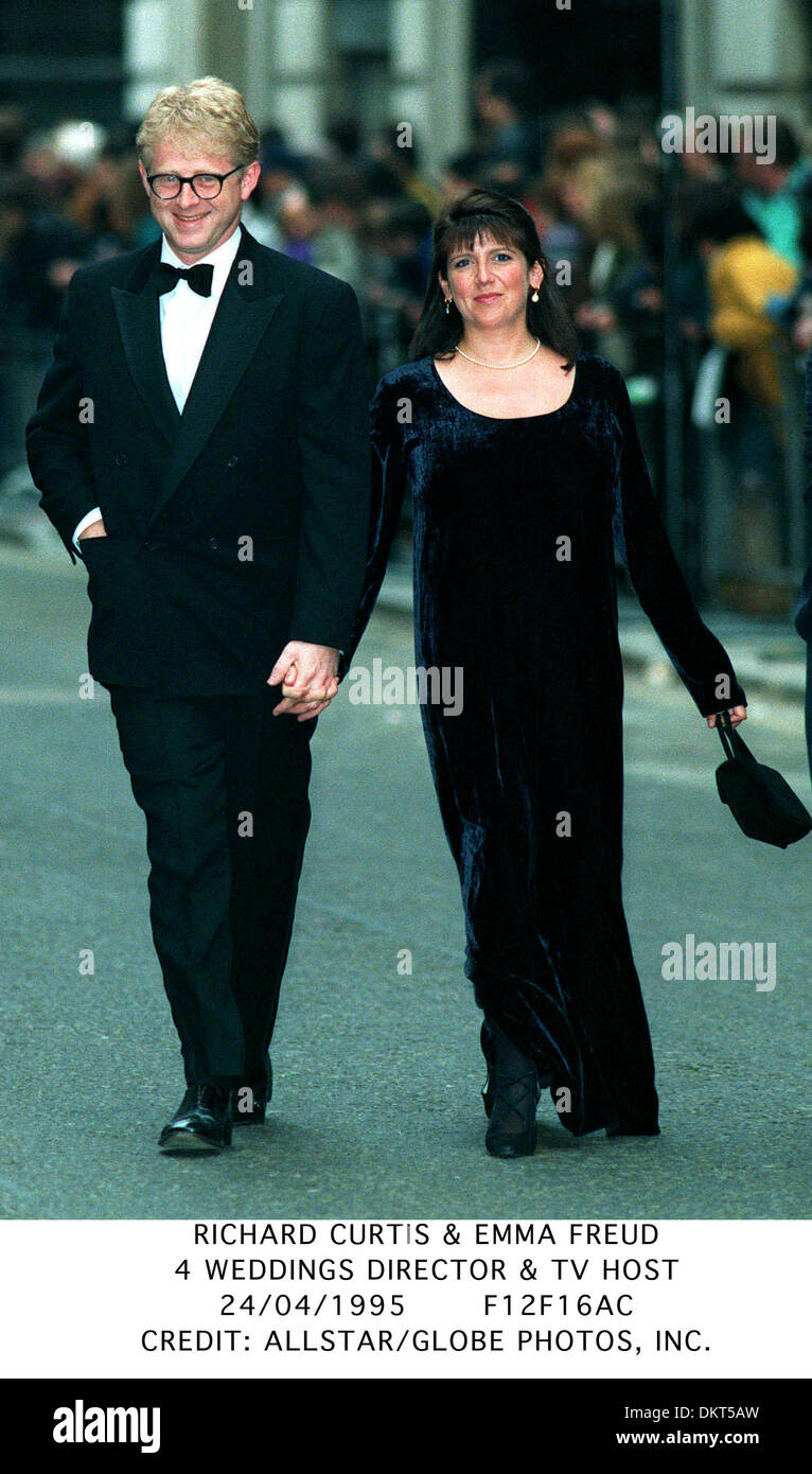 RICHARD CURTIS & EMMA FREUD.4-HOCHZEITEN-DIREKTOR & TV HOST.24/04/1995.F12F16AC. Stockfoto