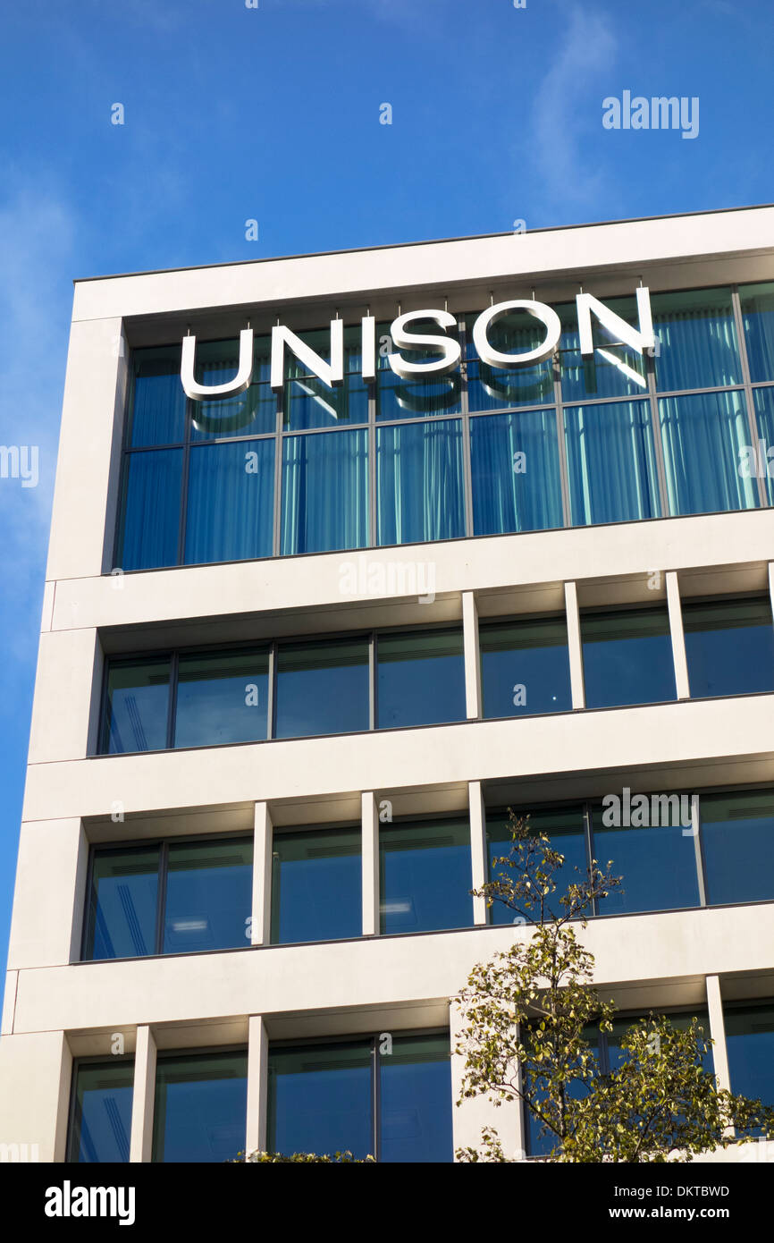 Hauptverwaltung der Stadtwerke Union, Unison, entworfen von Squire und Partner Euston Road, London, England Stockfoto