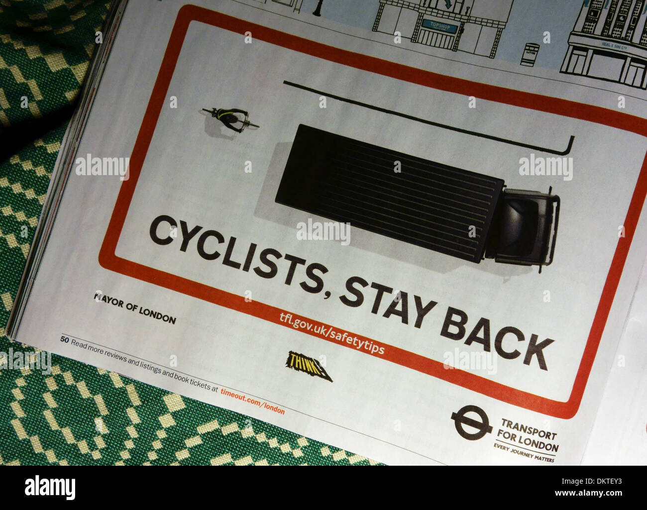 Fahrrad Sicherheit Anzeige im Time Out Magazine, London Stockfoto