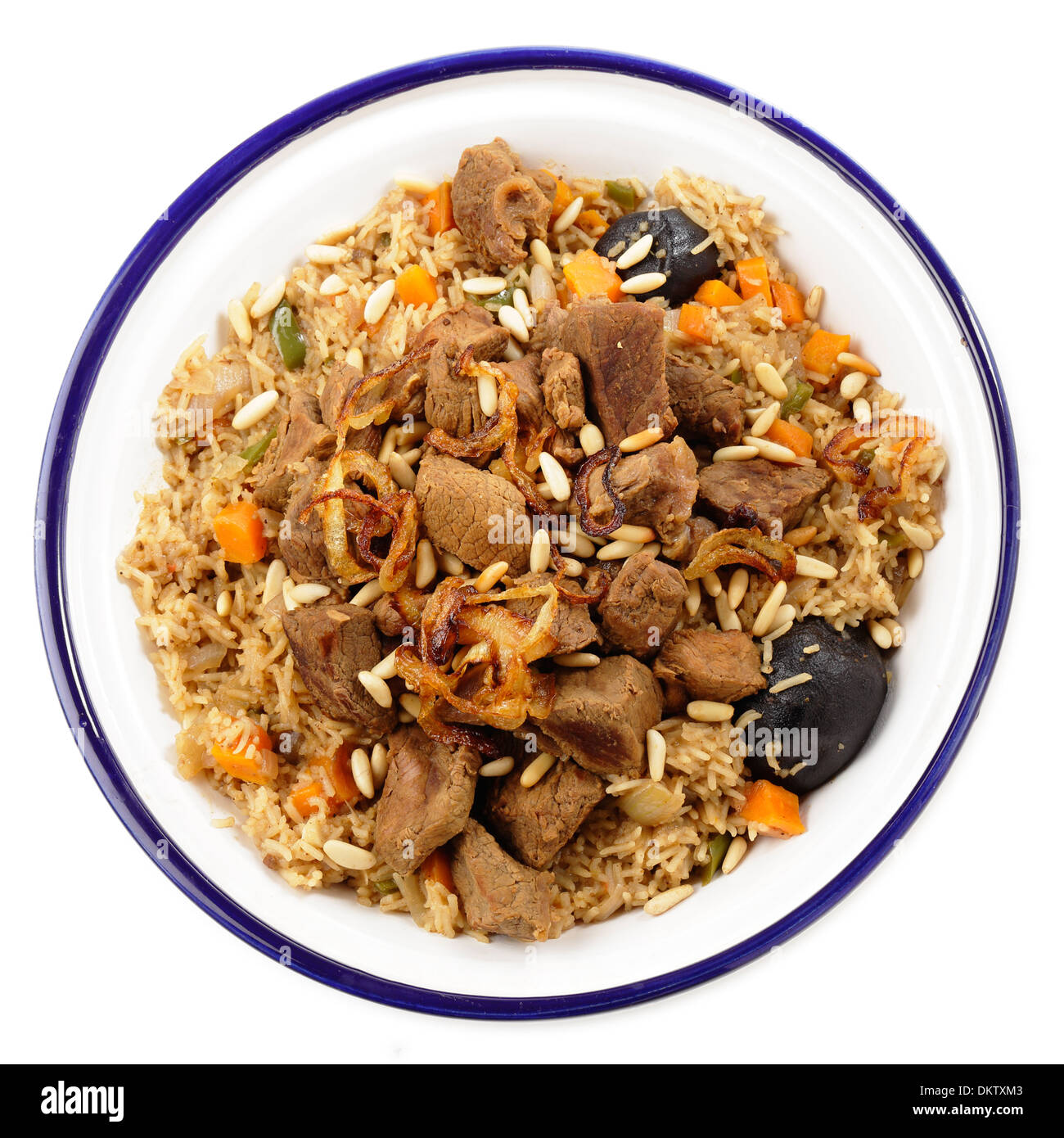 Eine Tajine Schale mit Saudi-arabischen Stil Kabsa von oben geschossen, wäre eine Tomaten-Salsa mit diesem zuzustellen. Stockfoto