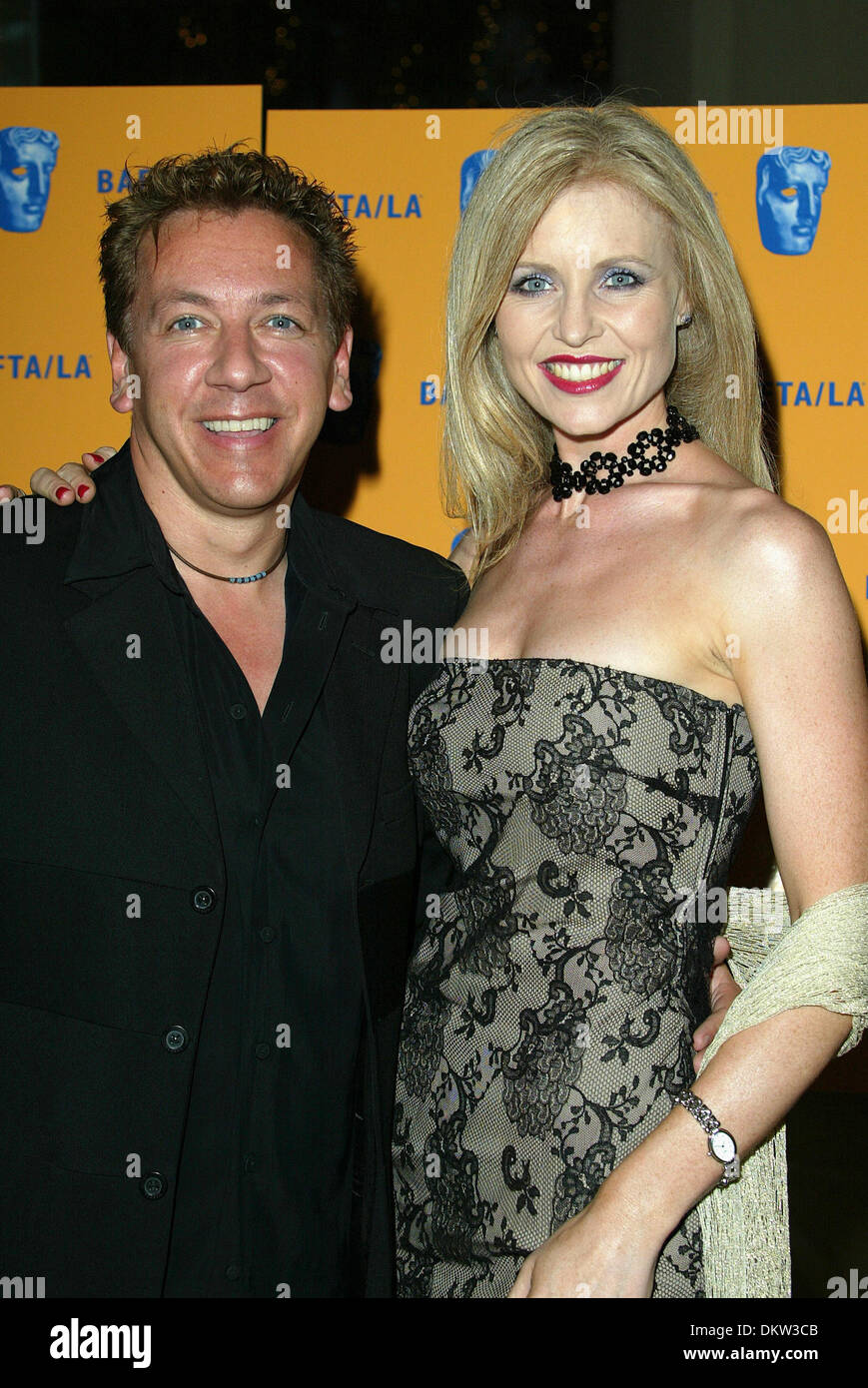 ROSS KING & CHARLIE KING. TV-MODERATORIN & FRAU. HILLS, LOS ANGELES, USA. BEVERLY HILTON HOTEL, BEVERLY.12/04/2002.LA2603 Stockfoto