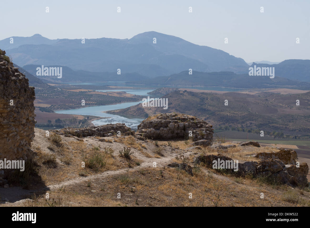 Blick von der Burg Ruinen bei Teba, über die umliegende Landschaft, Andalusien, Spanien Stockfoto