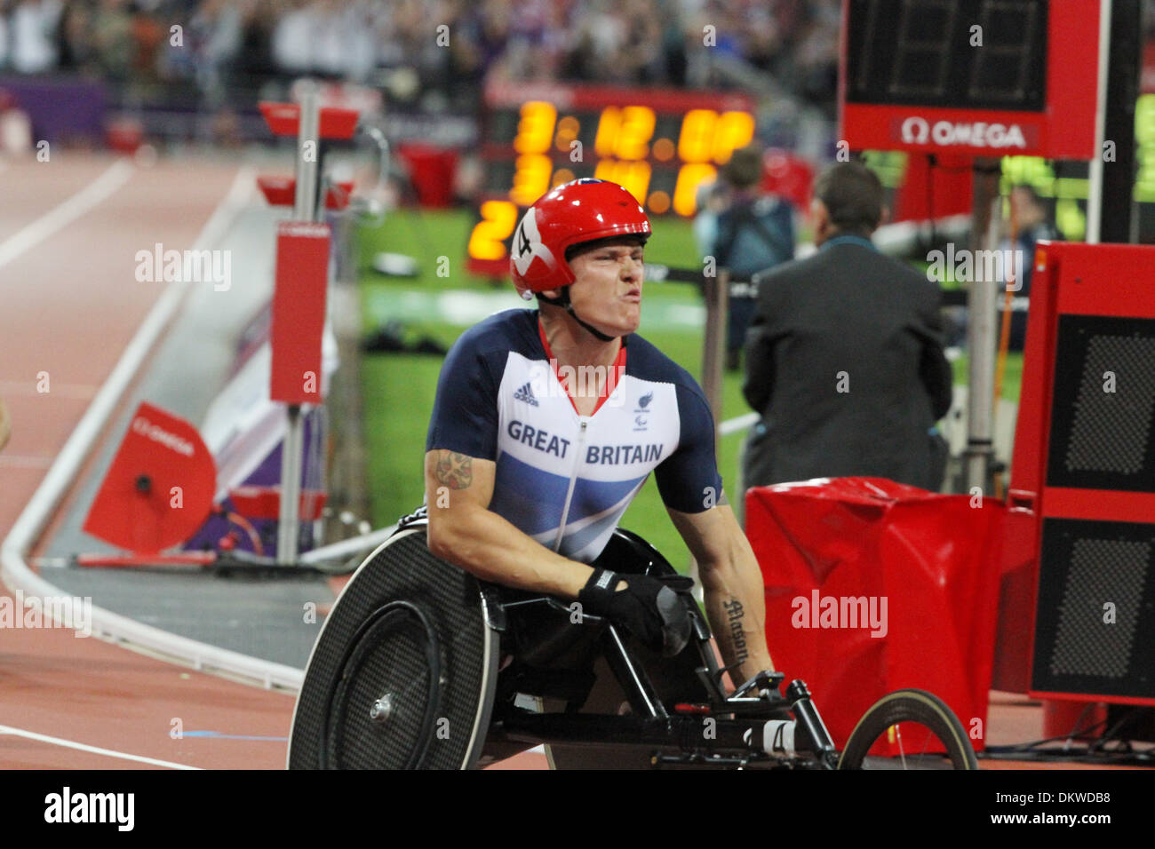 David Weir nach der Mens 1500m - T54 im Olympia-Stadion in London 2012 Paralympischen Spiele zu gewinnen. Stockfoto