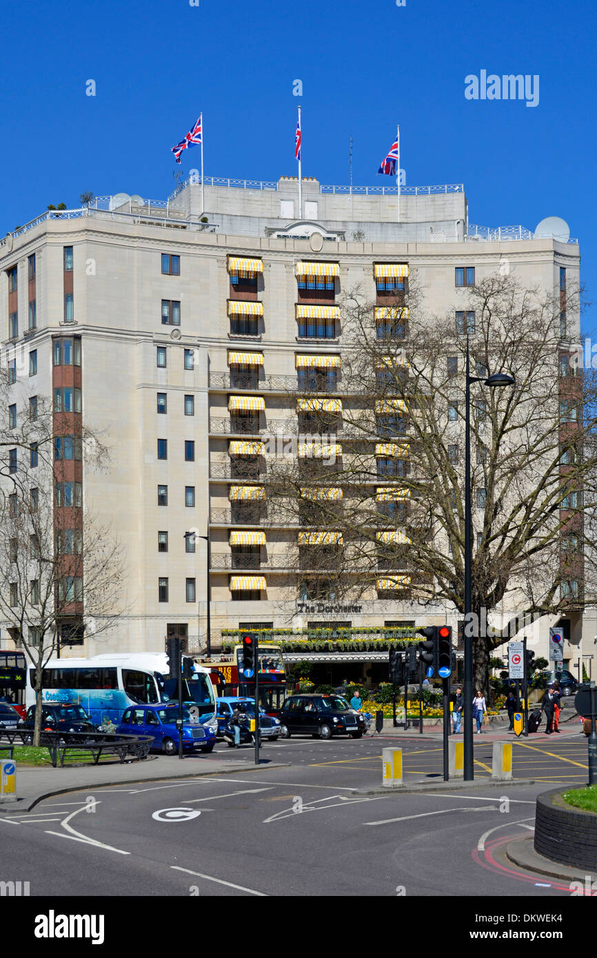 Das Dorchester Hotel fünf-Sterne-prestigeträchtigen Luxus-Hotel am Park Lane im Frühling blauer Himmel Tag in Mayfair London England VEREINIGTES KÖNIGREICH Stockfoto