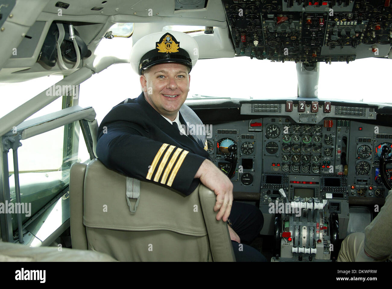 JIM LUNDSFORD, TRAVOLTA PILOT. PIOLT VON JOHN TRAVOLTAS JET. ANGELES, USA. LOS ANGELES AIRPORT [LAX], LOS.24/06/2002.LAB5391. Stockfoto