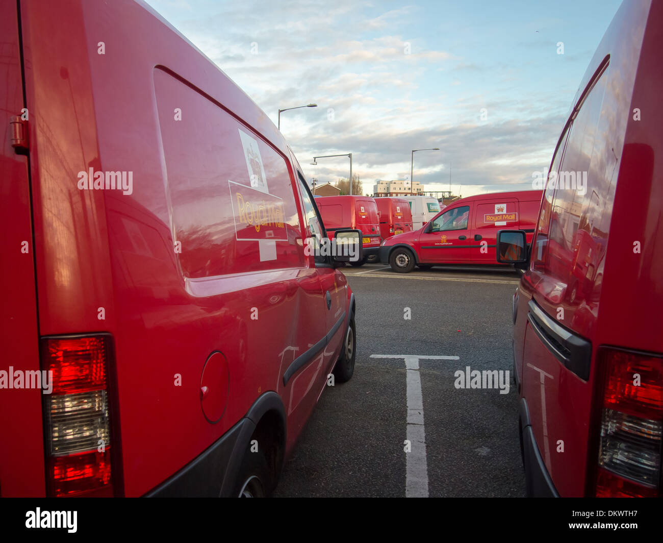 Royal Mail Lieferwagen geparkt in einem depot Stockfoto