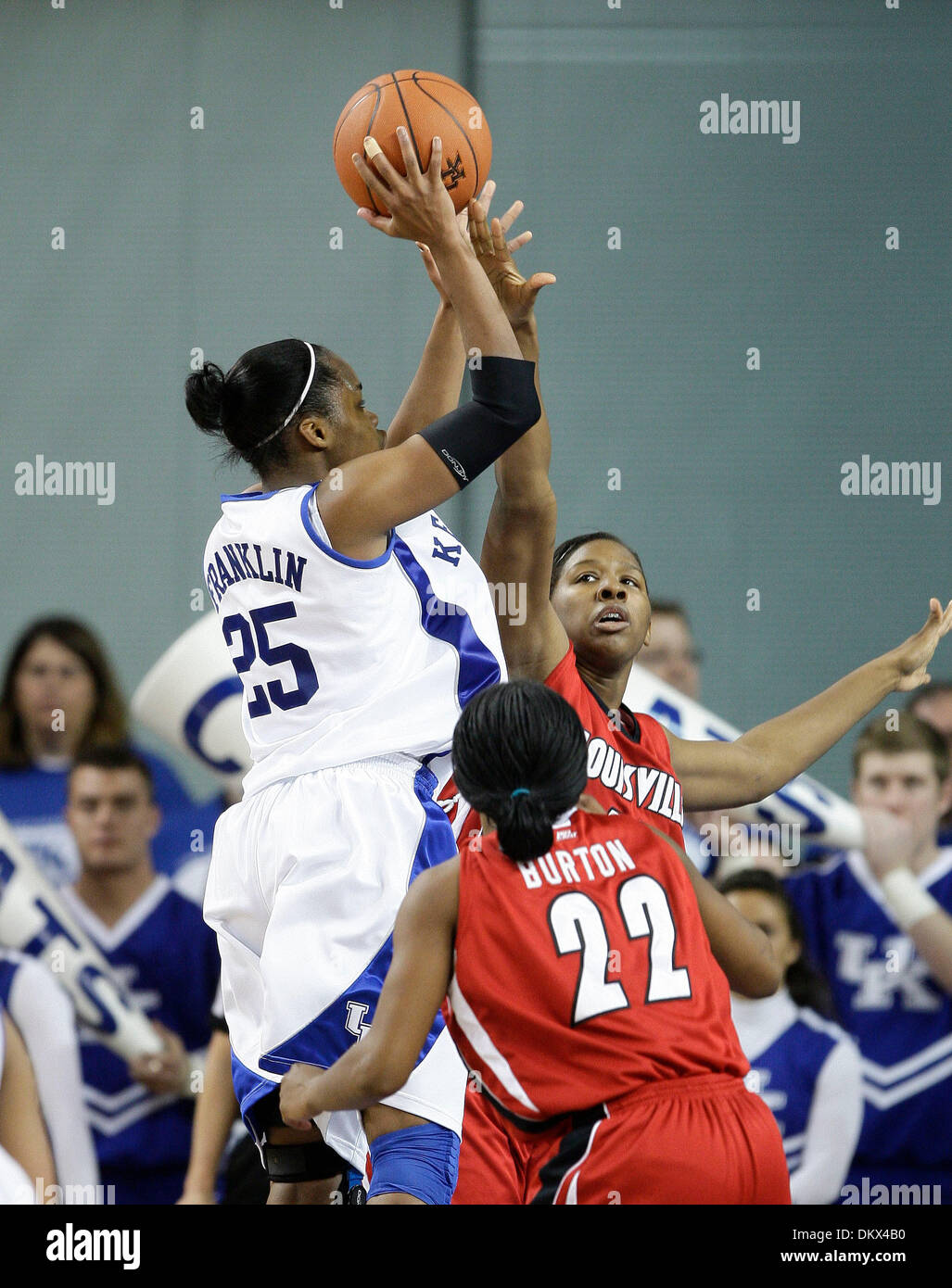 20. Dezember 2009 - Lexington, Kentucky, USA - Kentucky Amani Franklin Putin zwei ihrer 6 Punkte als Kentucky besiegte Louisville 101-67 Sonntag, 20. Dezember 2009 in Lexington, Kentucky Foto von Mark Cornelison | Personal. (Kredit-Bild: © Lexington Herald-Leader/ZUMApress.com) Stockfoto