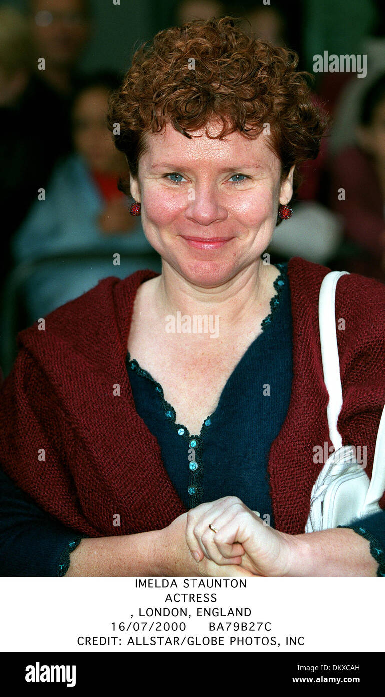 16. Juli 2000 - LONDON, ENGLAND - IMELDA STAUNTON. SCHAUSPIELERIN., LONDON, ENGLAND.16/07/2000.BA79B27C. CREDIT: (Kredit-Bild: © Globe Photos/ZUMAPRESS.com) Stockfoto