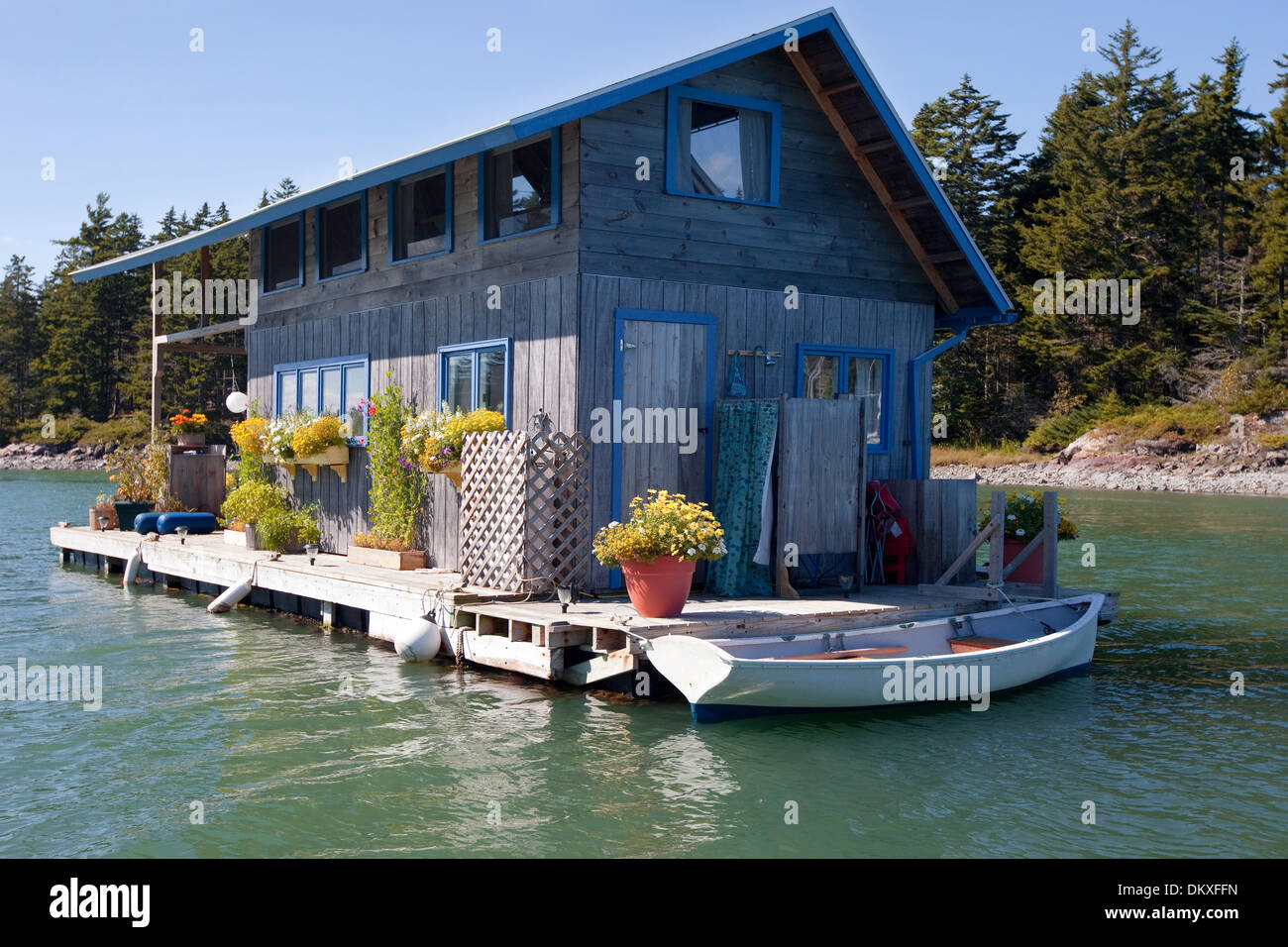Entzückende schwimmenden Haus, Perry Creek Vinalhaven, Maine Stockfoto