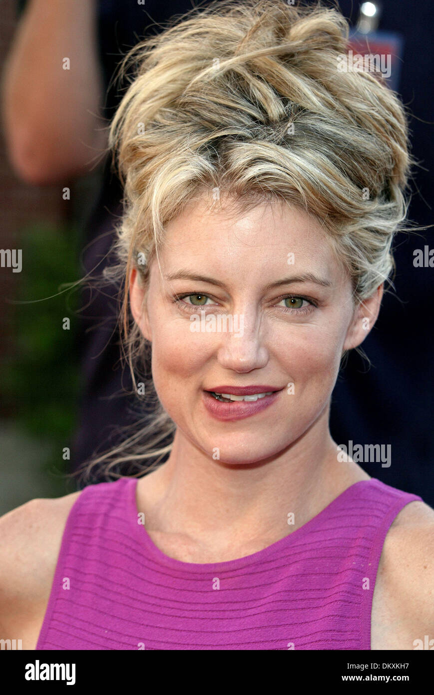 CYNTHIA WATROS. SCHAUSPIELERIN. RBANK, LOS ANGELES, USA. WARNER BROS STUDIO BACKLOT, BU.06/08/2002.LAB7115. Stockfoto