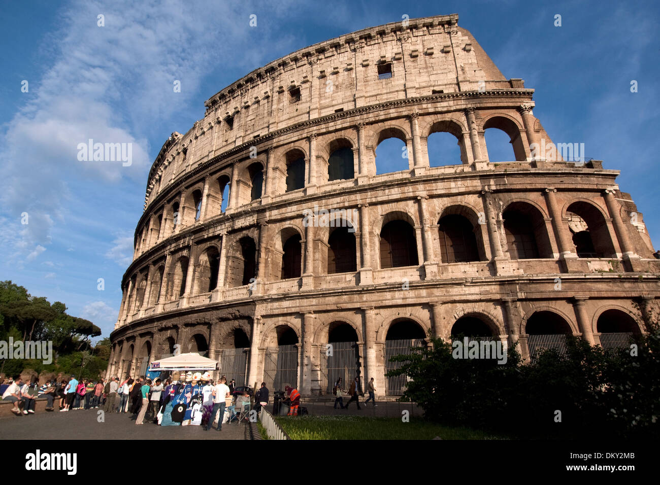 Rom-3. Mai: Das Kolosseum am 3. Mai 2010 in Rom, Italien. Das Kolosseum ist eine elliptische Amphitheater im Zentrum von der Stadt-OL Stockfoto