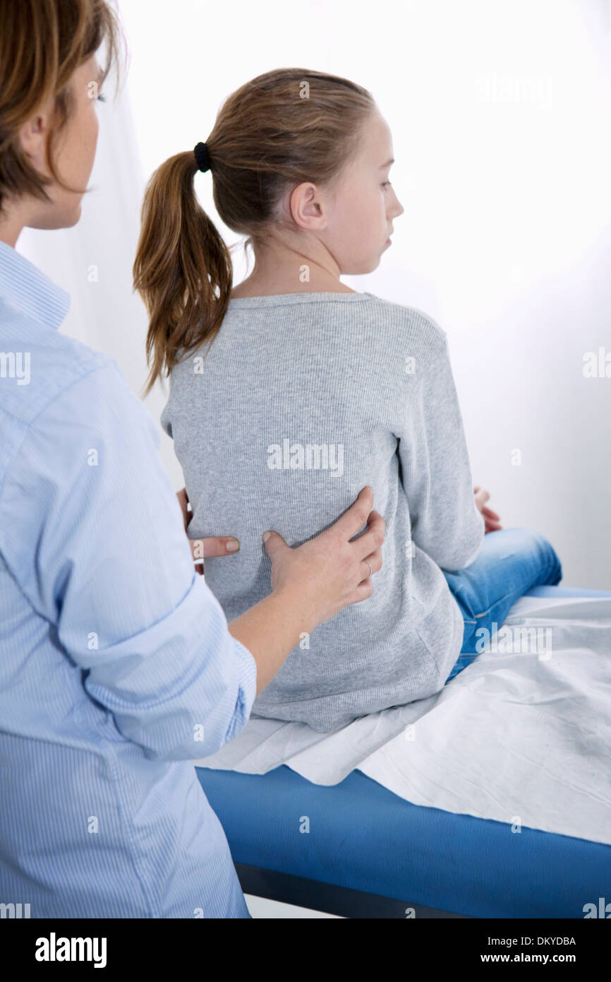 PB ZURÜCK. KIND, SEMIOLOGIE Stockfoto