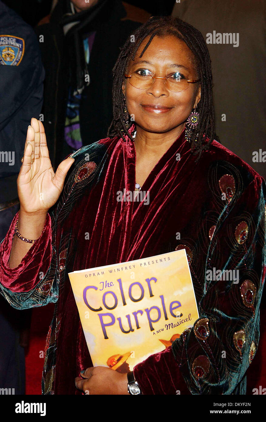 23. April 2002 - New York, NEW YORK - K46110AR. Premiere von "die Farbe Lila '' auf dem BROADWAY THEATRE in NEW YORK neue York12-01-2005. ANDREA RENAULT-ALICE WALKER(Credit Image: © Globe Photos/ZUMAPRESS.com) Stockfoto