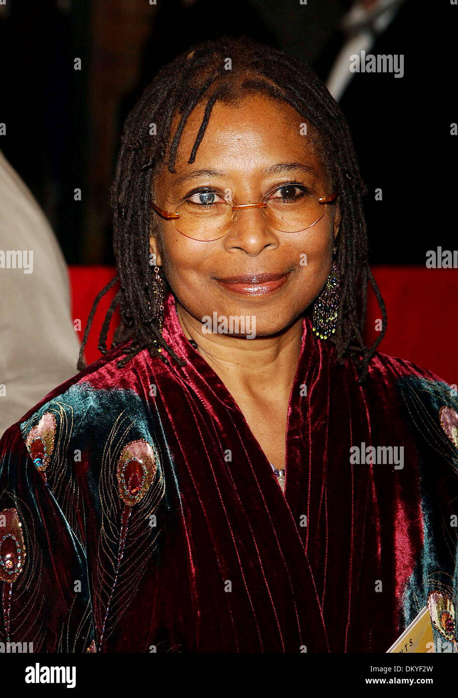 23. April 2002 - New York, NEW YORK - K46110AR. Premiere von "die Farbe Lila '' auf dem BROADWAY THEATRE in NEW YORK neue York12-01-2005. ANDREA RENAULT-ALICE WALKER(Credit Image: © Globe Photos/ZUMAPRESS.com) Stockfoto