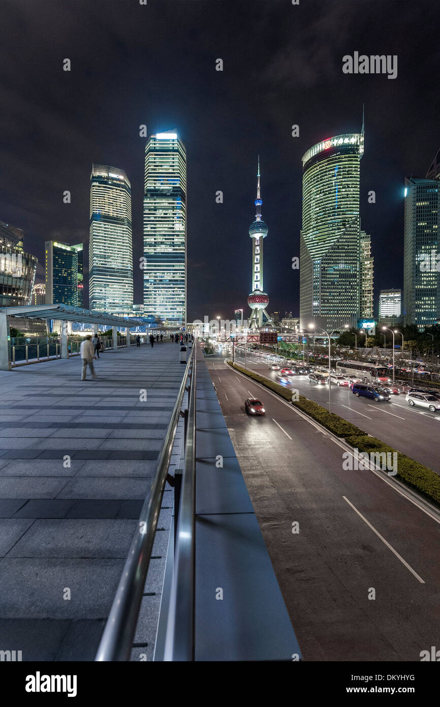 Stadtbild, Nachtszene, Lujiazui, Pudong, Shanghai, China Stockfoto