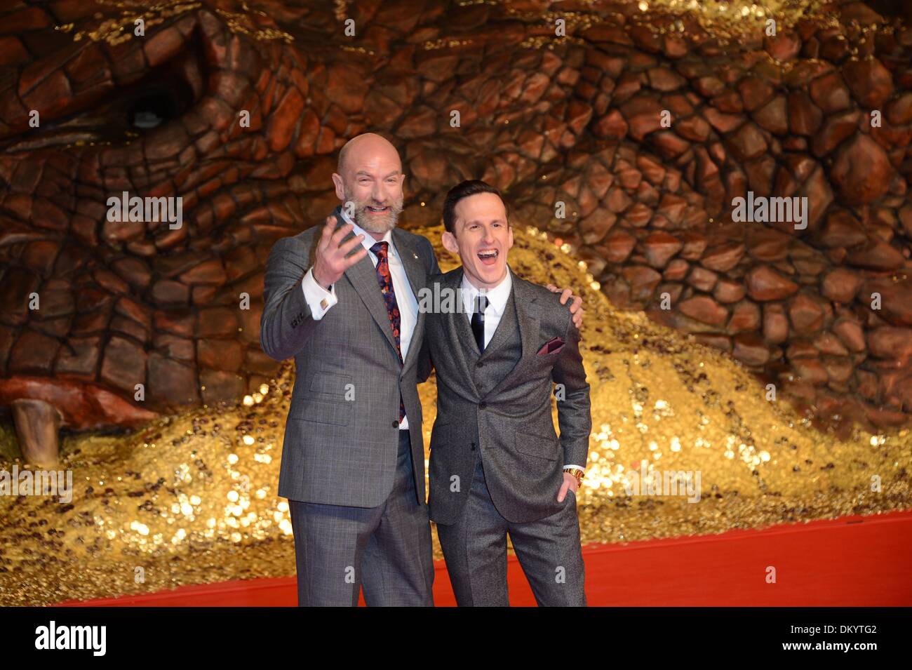 Berlin, Deutschland. 9. Dezember 2013. Graham McTavish, Adam Brown L-R besuchen die Premiere von "der Hobbit: die Verwüstung von Smaug" im Sony Center am 9. Dezember 2013 in Berlin, Deutschland-Foto: Eva Oertwig/SCHROEWIG/Picture Alliance Stockfoto