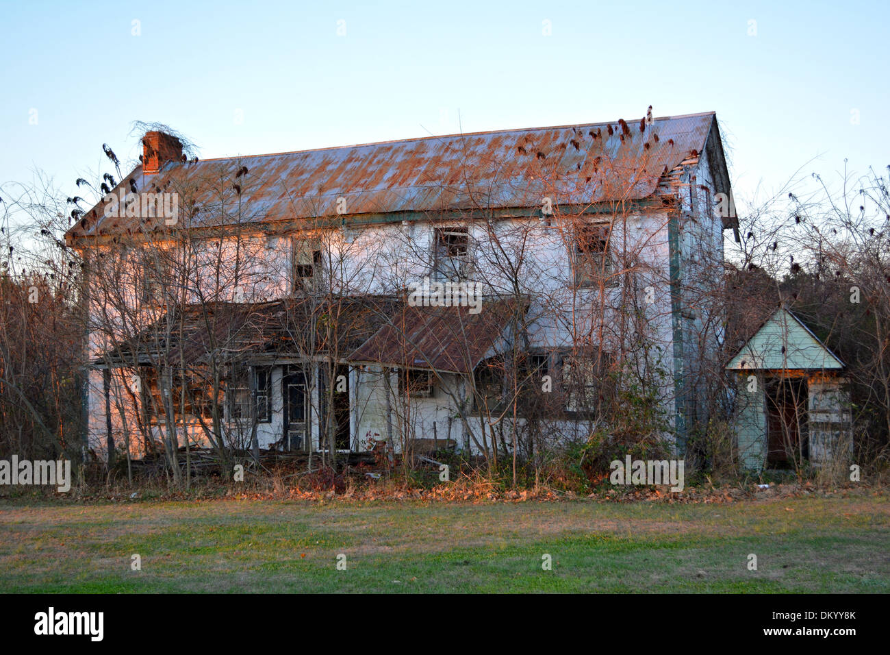 Das Isaac Harmon Farmhouse an der Road 312A in Millsboro, Delaware, wurde am 26. April 1979 in das National Register of Historic Places aufgenommen. Dieses gut erhaltene Bauernhaus spiegelt die architektonische Geschichte des frühen amerikanischen ländlichen Lebens wider. Stockfoto