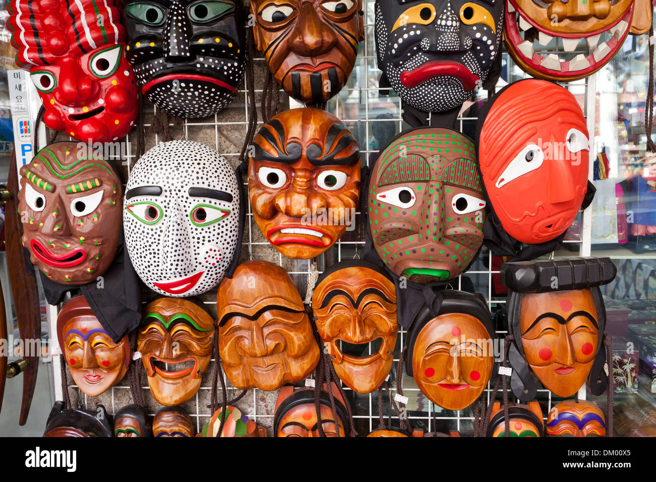 Korean masks -Fotos und -Bildmaterial in hoher Auflösung – Alamy
