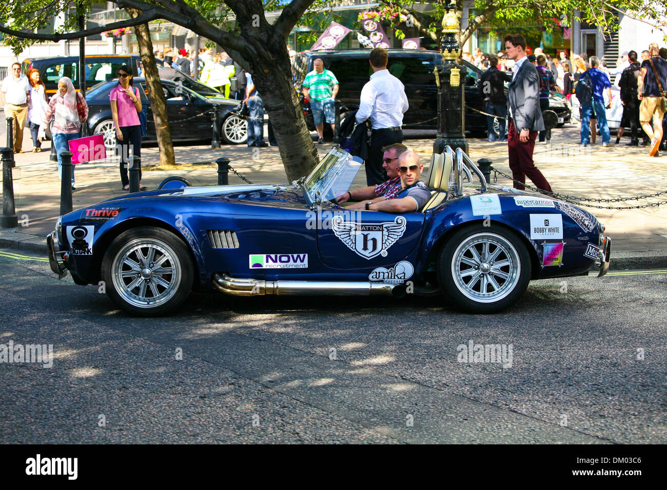 Atmosphäre-Cannonball 2000-Rallye-Start im Hilton Hotel am Park Lane Cannonball ist einer der renommiertesten-Rallyes in Stockfoto