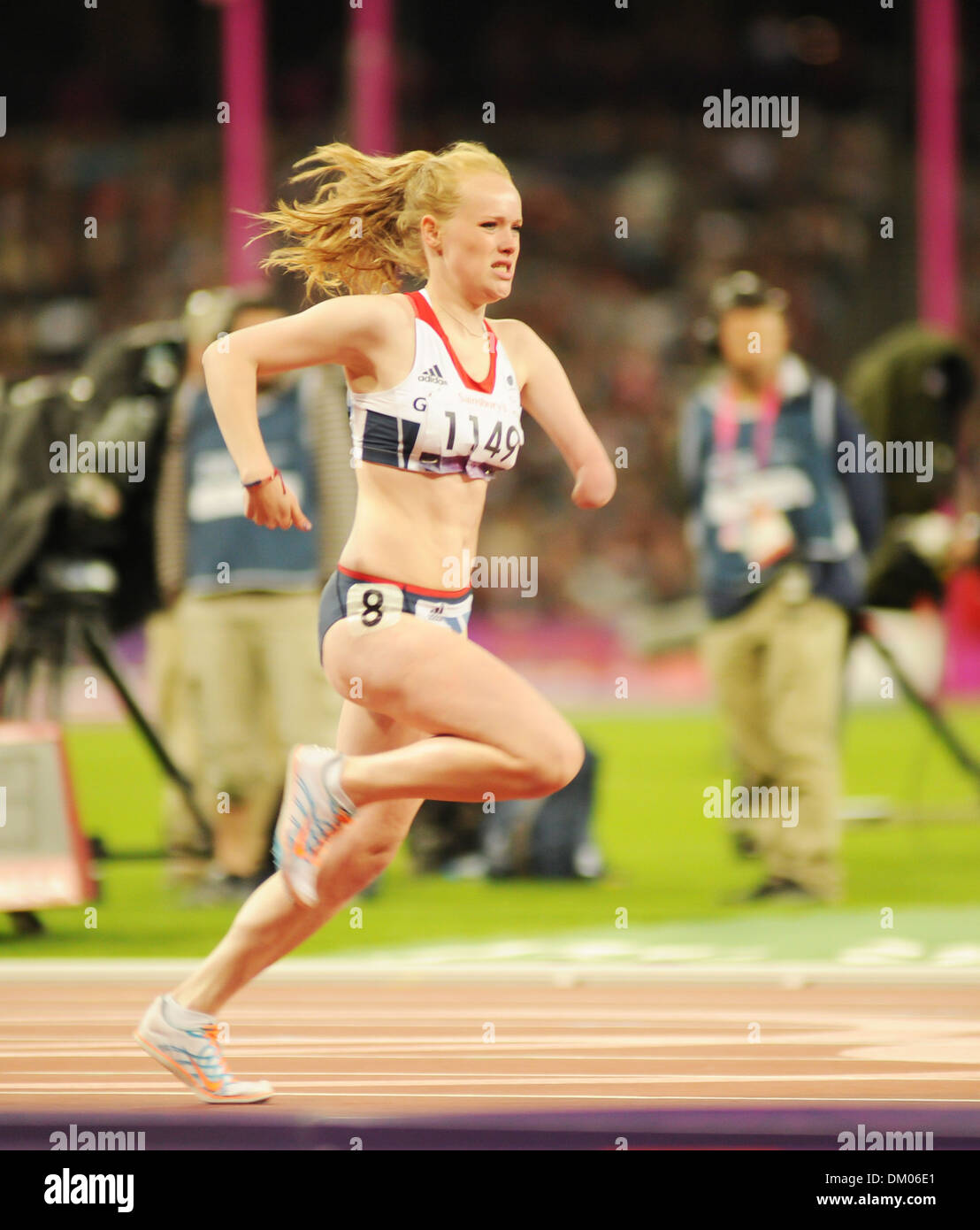 Sally Brown (GBR 6.) in Aktion Frauen 100-m-Final T46 während Tag 6 der Paralympics aus Olympia Stadion London England - Stockfoto