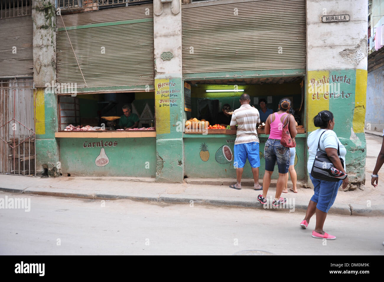 Heruntergekommen Sie, Lebensmittelgeschäft in Havanna, Kuba Stockfoto
