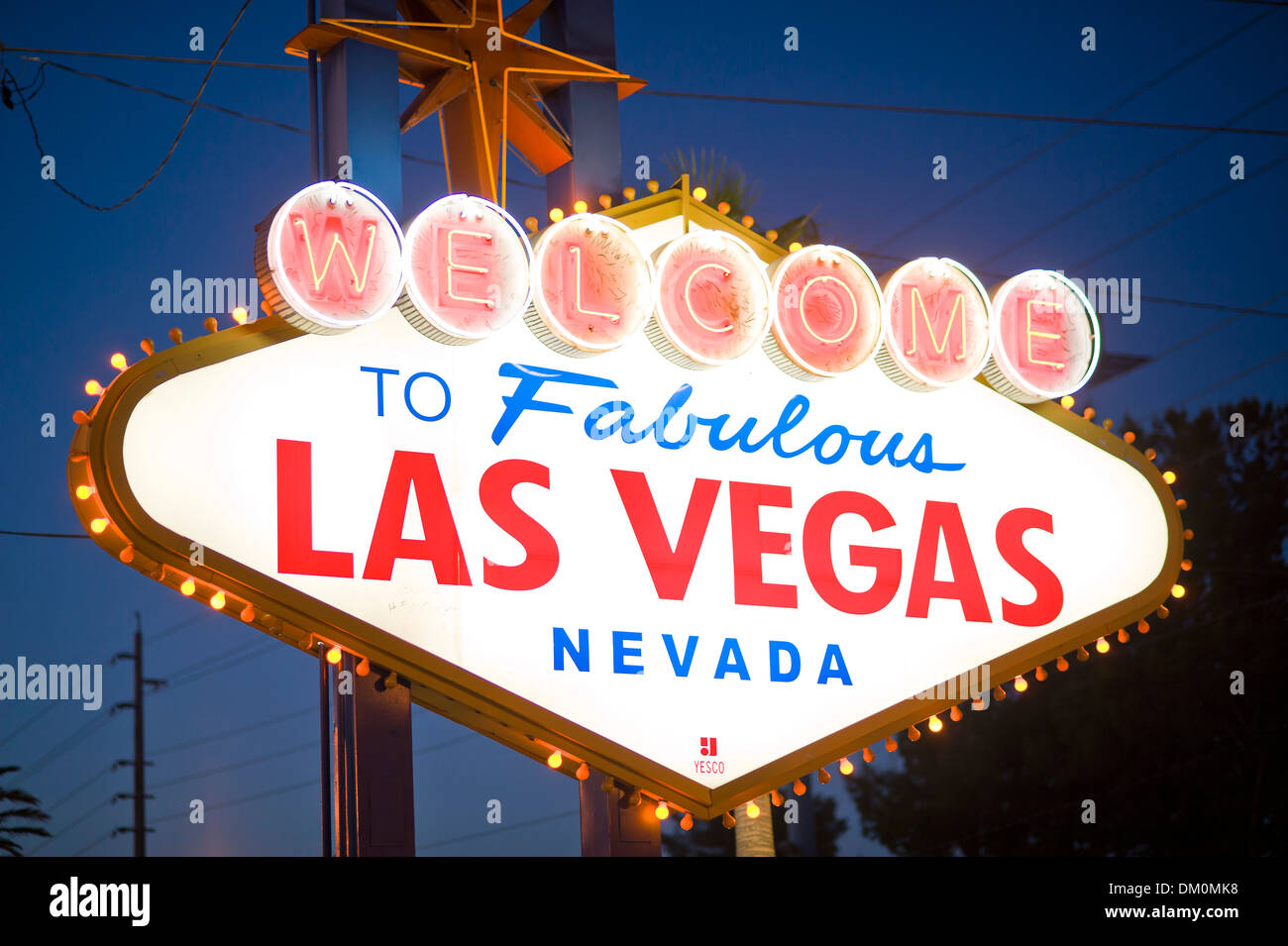 Ortsschild von Las Vegas bei Nacht, Nevada, USA Stockfoto