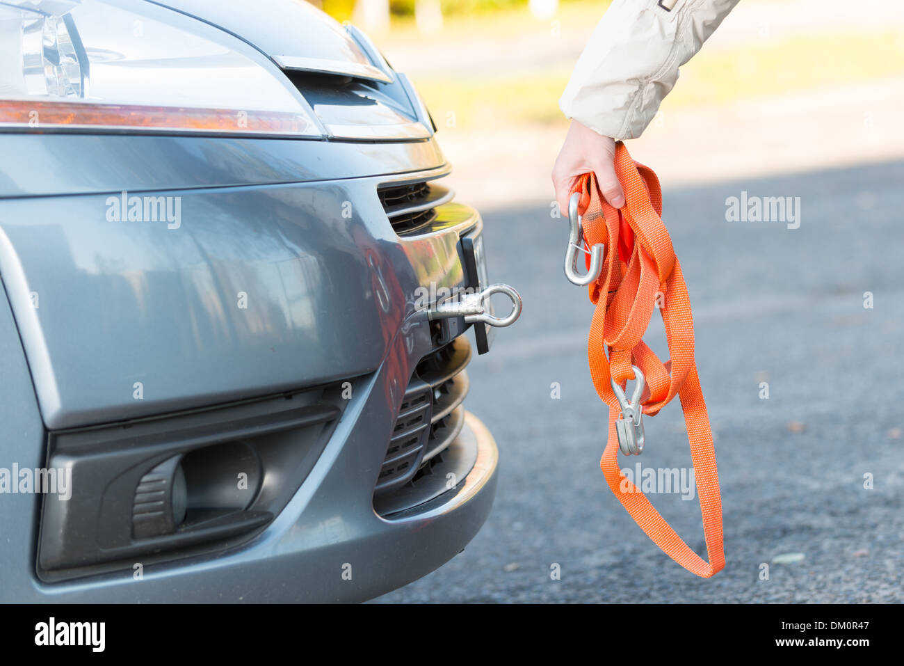 Auto abschleppseil -Fotos und -Bildmaterial in hoher Auflösung – Alamy