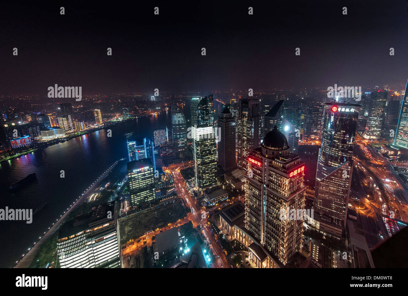 Stadtbild, Ansicht von Lujiazui in der Nacht, Shanghai, China Stockfoto
