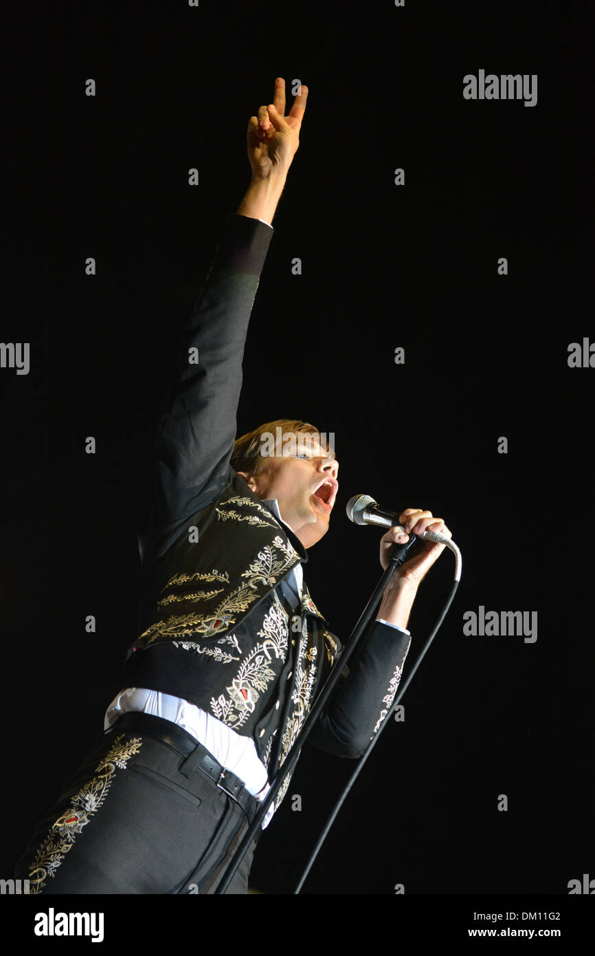 Ruoms: Schwedische Band The Hives auf der Bühne anlässlich des Festivals Aluna auf 2013/06/13 Stockfoto