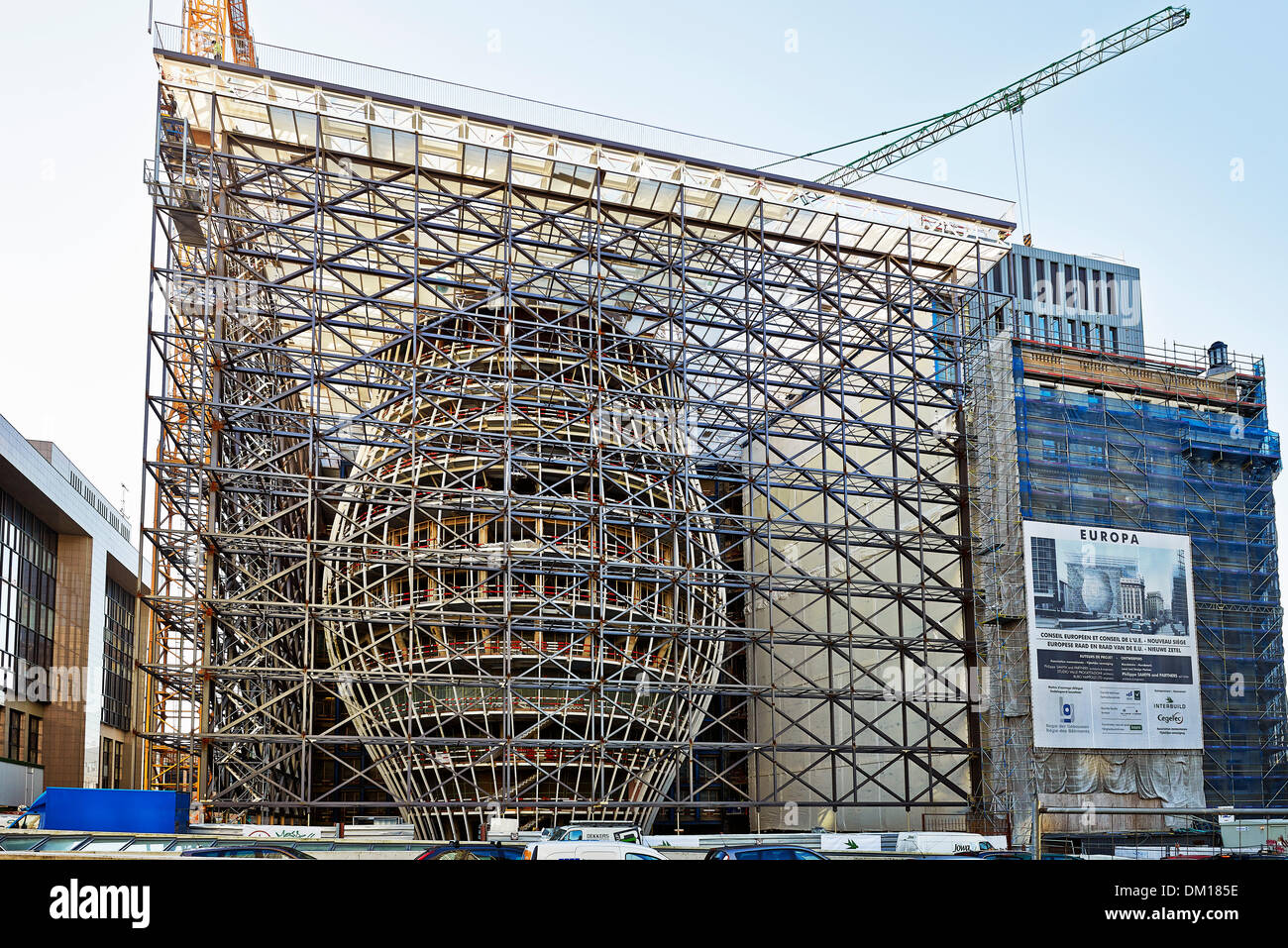 Brüssel, Belgien. 10. Dezember 2013. Die Europa Hochbau am 10. Dezember 2013 in Brüssel. Europa-Gebäude, entworfen von Philippe Samyn & Partner, ist der neue Sitz des Europäischen Rates und des Rates der EU Kredit: Bombaert Patrick/Alamy Live News Stockfoto