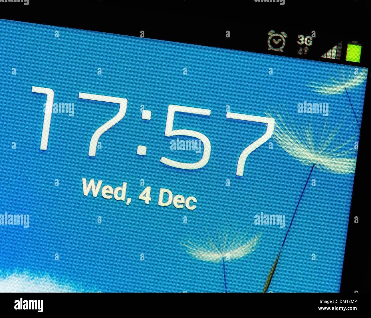 Handy Touchscreen zeigt Zeit Datum 3g und Signal Stärke Samsung Galaxy Reihe Stockfoto