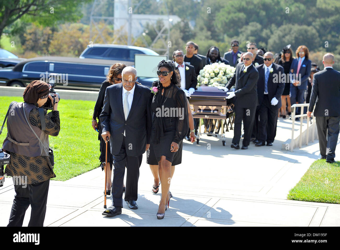 Omarosa Manigault-Stallworth bei Michael Clarke Duncan Gedenkgottesdienst in Forest Lawn Friedhof-Los Angeles-Kalifornien - Stockfoto