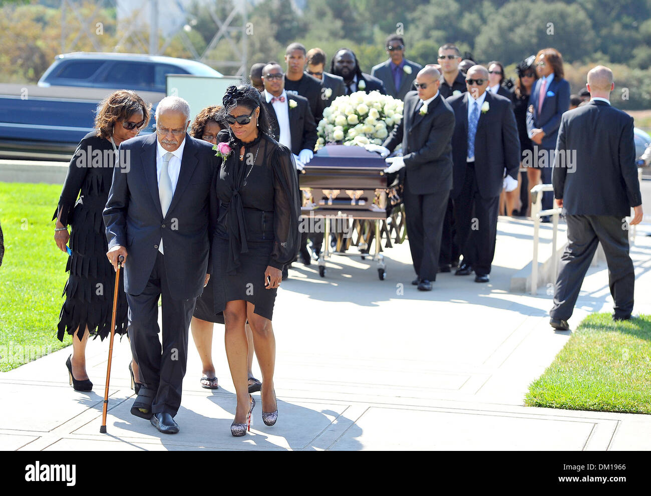 Omarosa Manigault-Stallworth bei Michael Clarke Duncan Gedenkgottesdienst in Forest Lawn Friedhof-Los Angeles-Kalifornien - Stockfoto