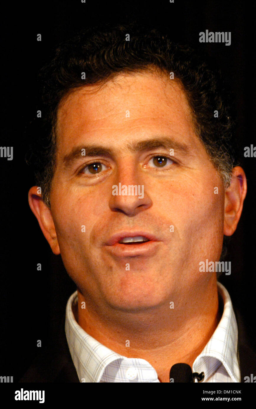 14. August 2002 -. K45324AR. MICHAEL DELL, PRESSEKONFERENZ, DIE NEUESTEN COMPUTER UND FERNSEHEN VON DELL ZU ENTHÜLLEN. . THE RITZ-CARLTON NEW YORK CITY. .09-28-2005. ANDREA RENAULT / 2005. (Kredit-Bild: © Globe Photos/ZUMAPRESS.com) Stockfoto