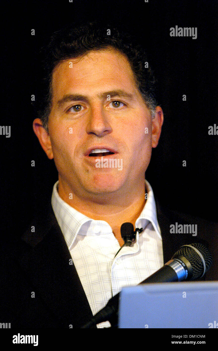 14. August 2002 - K45324AR. MICHAEL DELL, PRESSEKONFERENZ, DIE NEUESTEN COMPUTER UND FERNSEHEN VON DELL ZU ENTHÜLLEN. . THE RITZ-CARLTON NEW YORK CITY. .09-28-2005. ANDREA RENAULT / 2005. (Kredit-Bild: © Globe Photos/ZUMAPRESS.com) Stockfoto