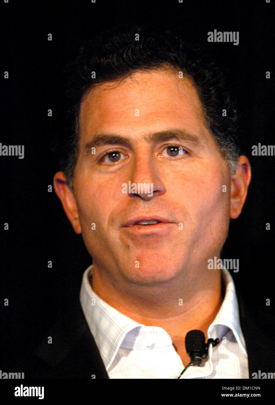 14. August 2002 - K45324AR. MICHAEL DELL, PRESSEKONFERENZ, DIE NEUESTEN COMPUTER UND FERNSEHEN VON DELL ZU ENTHÜLLEN. . THE RITZ-CARLTON NEW YORK CITY. .09-28-2005. ANDREA RENAULT / 2005. (Kredit-Bild: © Globe Photos/ZUMAPRESS.com) Stockfoto