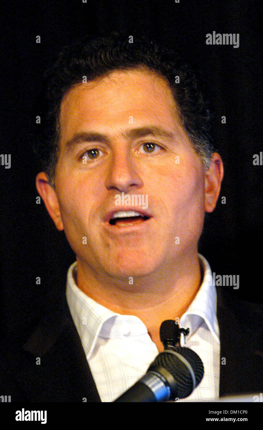 14. August 2002 - K45324AR. MICHAEL DELL, PRESSEKONFERENZ, DIE NEUESTEN COMPUTER UND FERNSEHEN VON DELL ZU ENTHÜLLEN. . THE RITZ-CARLTON NEW YORK CITY. .09-28-2005. ANDREA RENAULT / 2005. (Kredit-Bild: © Globe Photos/ZUMAPRESS.com) Stockfoto